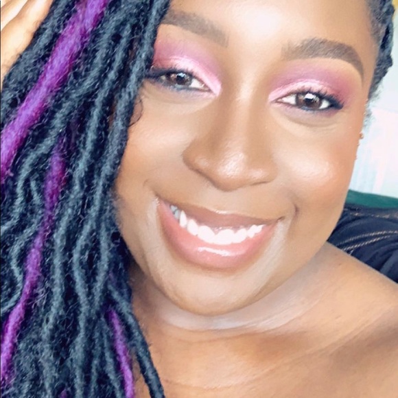 Meet your Posher, Julia - Picture 1 of 1